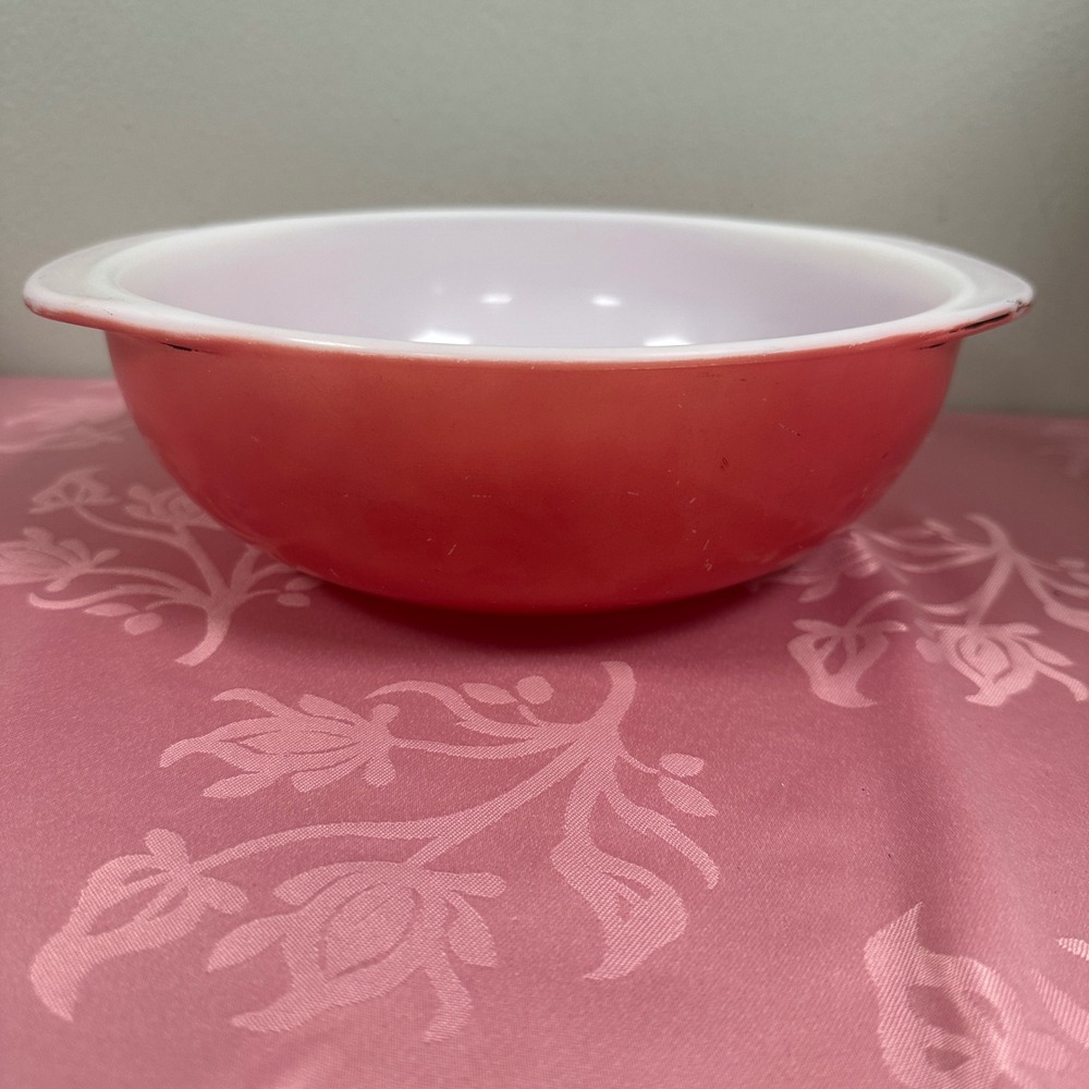 Vintage Pyrex 824-207 Coral Pink Opal Glass Serving Bowl 10 Inch Tab Handle